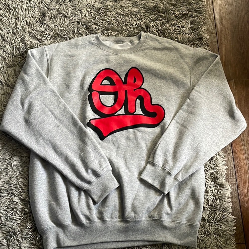 NEW WITHOUT TAGS! “OH”‎ (OHIO) GRAY SWEATSHIRT. SIZE LARGE. WOMEN’S.